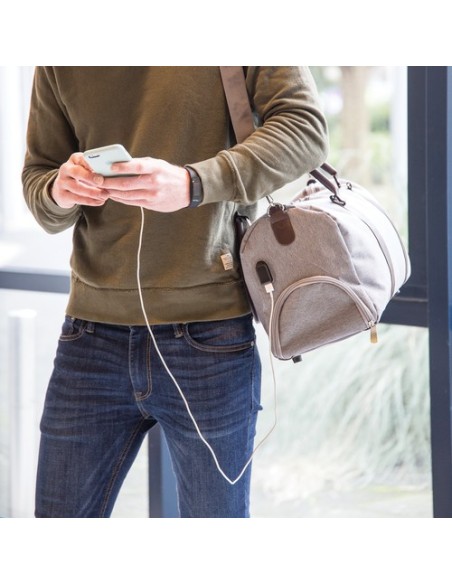 Bolsa fin de semana con salida USB A