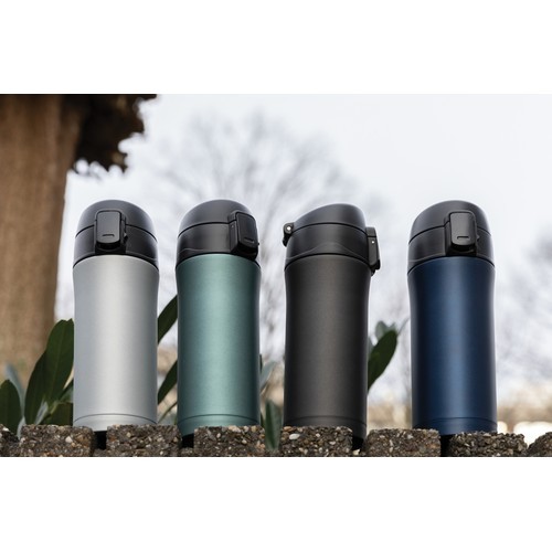 Taza metálica al vacío con cierre fácil