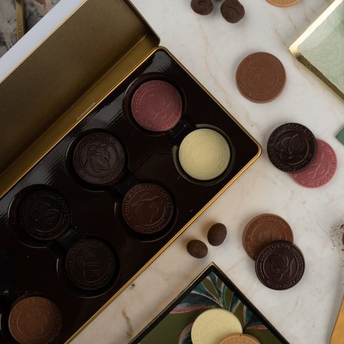 CAJA DE MEDALLAS DE chocolate EN LATA...