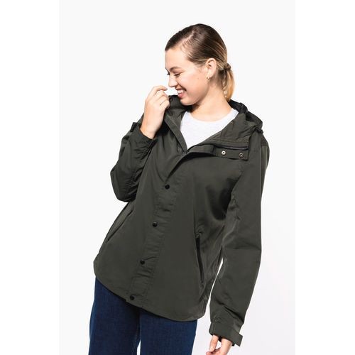 Chaqueta ecorresponsable con capucha...