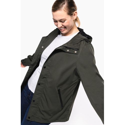 Chaqueta ecorresponsable con capucha...