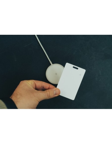 Tarjeta rastreadora recargable ultradelgada plástico  Findit