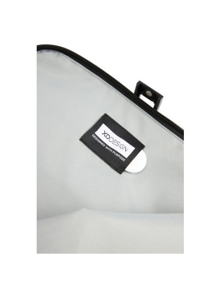 Mochila urbana resistente al agua con solapa