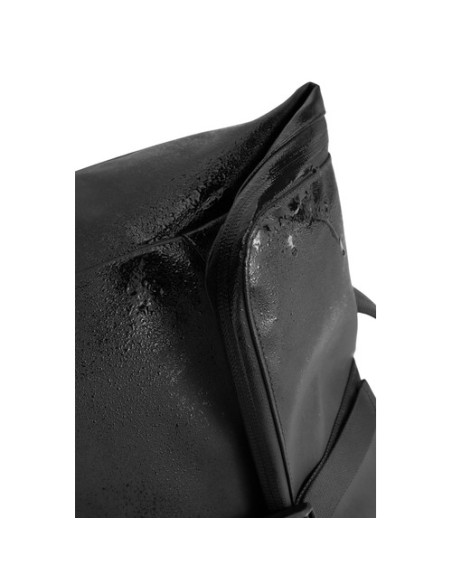 Mochila urbana resistente al agua con solapa